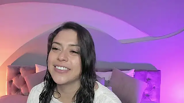 Snapshot of Nicolle_W chatting on March 21, 2025, 12:06 pm Nicolle W online show from March 21, 2025, 12:06 pm