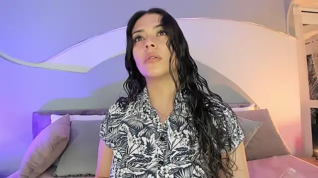 Snapshot of Nicolle_W chatting on September 21, 2025, 2:39 am Nicolle W online show from September 21, 2025, 2:39 am