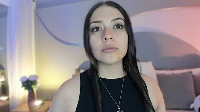 Snapshot of Nicolle_W chatting on October 15, 2025, 11:51 am Nicolle W online show from October 15, 2025, 11:51 am