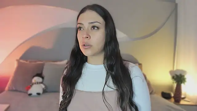 Snapshot of Nicolle_W chatting on December 4, 2025, 11:42 am Nicolle W online show from December 4, 2025, 11:42 am