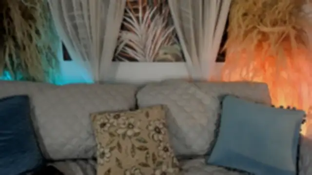 Snapshot of Nicolle_W chatting on May 28, 2026, 11:38 am Nicolle W online show from May 28, 2026, 11:38 am