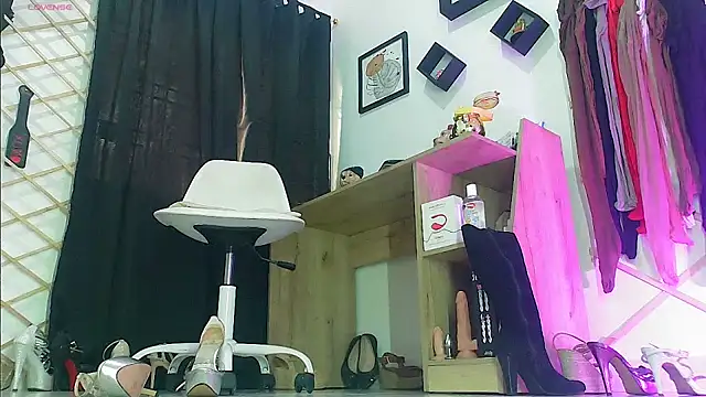 Snapshot of myla_sarah chatting on April 30, 2026, 8:57 pm myla sarah online show from April 30, 2026, 8:57 pm