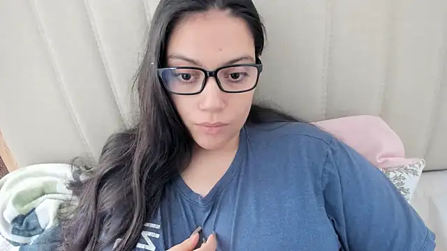 Snapshot of roniewester chatting on October 5, 2025, 1:35 pm roniewester online show from October 5, 2025, 1:35 pm