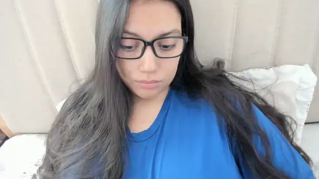 Snapshot of roniewester chatting on September 17, 2025, 12:51 pm roniewester online show from September 17, 2025, 12:51 pm