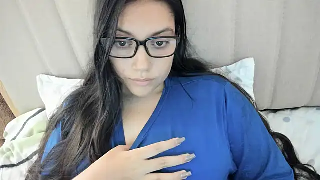 Snapshot of roniewester chatting on September 17, 2025, 12:34 am roniewester online show from September 17, 2025, 12:34 am