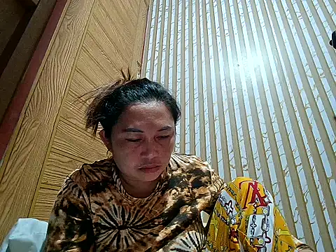 LalaiAsian online show from February 19, 2026, 4:37 pm