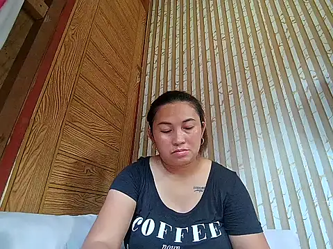Snapshot of LalaiAsian chatting on April 7, 2026, 6:15 am LalaiAsian online show from April 7, 2026, 6:15 am
