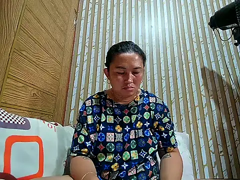 LalaiAsian online show from February 3, 2026, 12:10 am