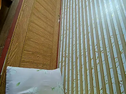 LalaiAsian online show from December 15, 2025, 10:32 am