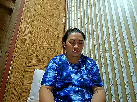 LalaiAsian online show from December 4, 2025, 10:14 am