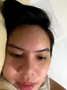 Hebefemme online show from December 13, 2025, 8:04 pm