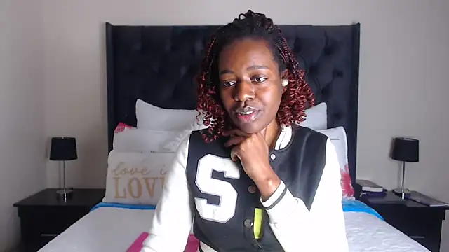 Sexynaughty Gal online show from November 18, 2025, 9:40 pm