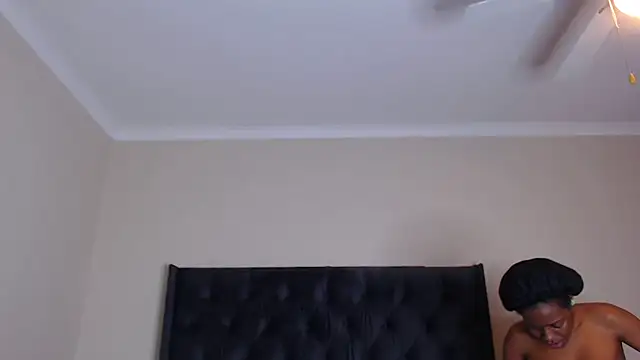 Sexynaughty Gal online show from November 12, 2025, 9:07 pm