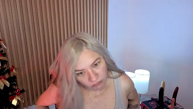 Snapshot of MarianL0ve chatting on January 6, 2026, 10:08 am MarianL0ve online show from January 6, 2026, 10:08 am