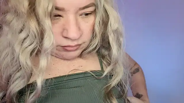 Snapshot of MarianL0ve chatting on January 12, 2026, 10:22 am MarianL0ve online show from January 12, 2026, 10:22 am