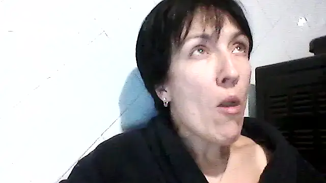 SunnyAmorre online show from September 18, 2025, 8:23 pm