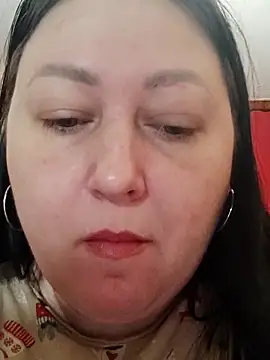 Snapshot of Rini333 chatting on November 18, 2025, 2:38 am Rini333 online show from November 18, 2025, 2:38 am