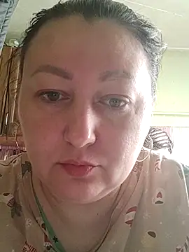 Snapshot of Rini333 chatting on February 1, 2026, 11:19 am Rini333 online show from February 1, 2026, 11:19 am