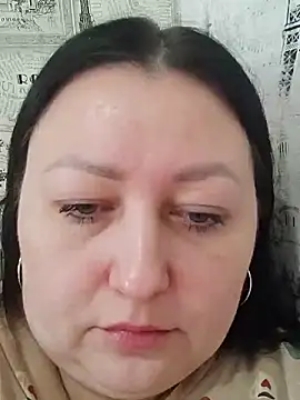 Snapshot of Rini333 chatting on February 3, 2026, 10:42 am Rini333 online show from February 3, 2026, 10:42 am