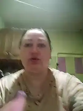 Snapshot of Rini333 chatting on February 4, 2026, 6:36 pm Rini333 online show from February 4, 2026, 6:36 pm