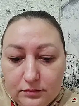 Snapshot of Rini333 chatting on December 18, 2025, 8:41 am Rini333 online show from December 18, 2025, 8:41 am