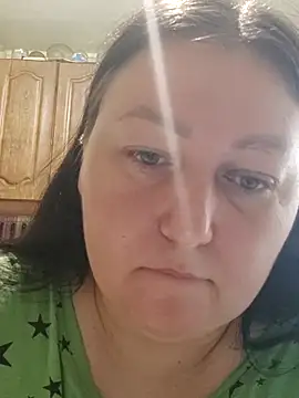 Snapshot of Rini333 chatting on October 26, 2025, 11:43 am Rini333 online show from October 26, 2025, 11:43 am