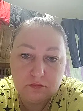 Snapshot of Rini333 chatting on November 2, 2025, 10:31 am Rini333 online show from November 2, 2025, 10:31 am