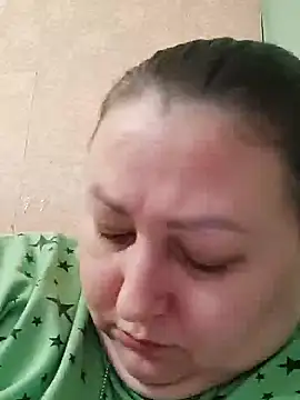 Snapshot of Rini333 chatting on December 4, 2025, 6:18 pm Rini333 online show from December 4, 2025, 6:18 pm