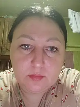 Snapshot of Rini333 chatting on February 6, 2026, 6:37 pm Rini333 online show from February 6, 2026, 6:37 pm