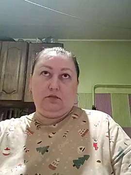 Snapshot of Rini333 chatting on November 24, 2025, 9:48 pm Rini333 online show from November 24, 2025, 9:48 pm