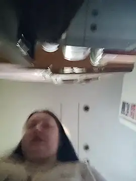 Snapshot of Rini333 chatting on February 15, 2026, 8:02 am Rini333 online show from February 15, 2026, 8:02 am