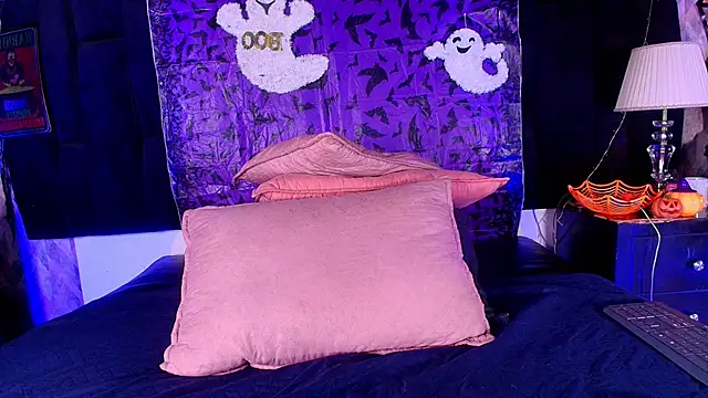 shelsyloreds online show from October 30, 2025, 12:03 pm