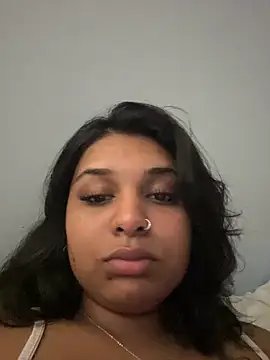 layla amin online show from May 17, 2026, 8:20 pm