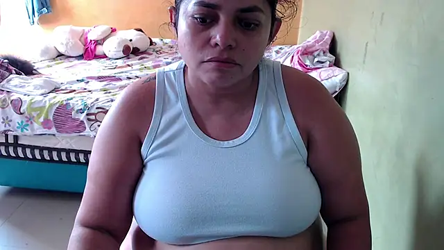 Snapshot of yulieth_bbw chatting on December 4, 2025, 1:43 pm yulieth bbw online show from December 4, 2025, 1:43 pm