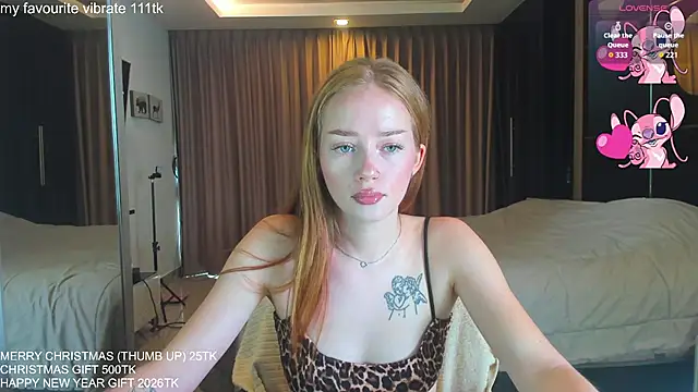 Hot Mia  online show from December 17, 2025, 6:18 am