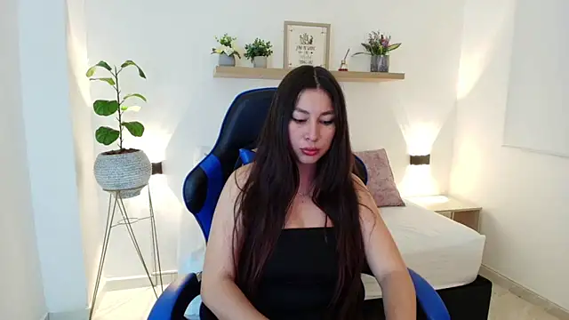 Snapshot of bella_99_ chatting on April 29, 2026, 11:25 am bella 99 online show from April 29, 2026, 11:25 am