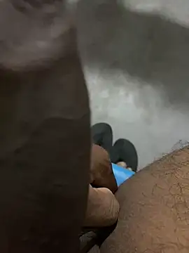 Snapshot of MALEHYPER chatting on February 21, 2025, 12:27 pm MALEHYPER online show from February 21, 2025, 12:27 pm