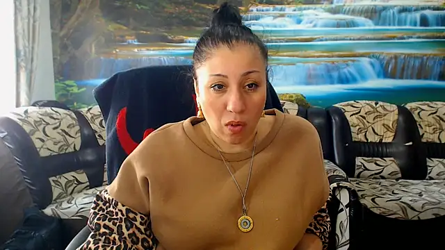 Snapshot of MoistMady chatting on March 18, 2026, 9:01 am MoistMady online show from March 18, 2026, 9:01 am