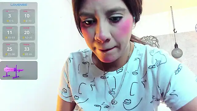 Snapshot of Rebeca_xs chatting on December 4, 2025, 7:51 am Rebeca xs online show from December 4, 2025, 7:51 am