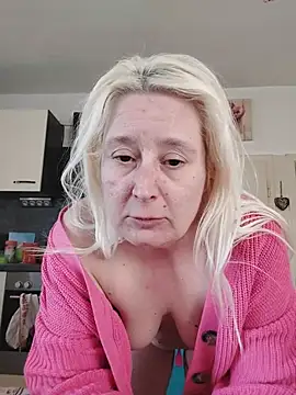 Snapshot of GeileEstelle chatting on May 16, 2026, 4:17 pm GeileEstelle online show from May 16, 2026, 4:17 pm