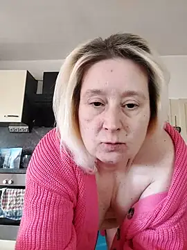 Snapshot of GeileEstelle chatting on April 15, 2026, 6:52 am GeileEstelle online show from April 15, 2026, 6:52 am