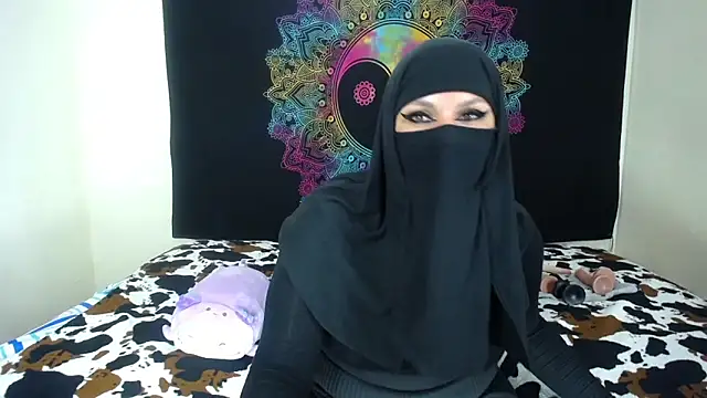 Snapshot of evelyn__salah chatting on November 8, 2025, 9:51 pm evelyn salah online show from November 8, 2025, 9:51 pm