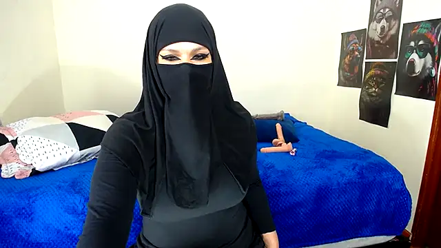 Snapshot of evelyn__salah chatting on February 13, 2025, 4:54 am evelyn salah online show from February 13, 2025, 4:54 am