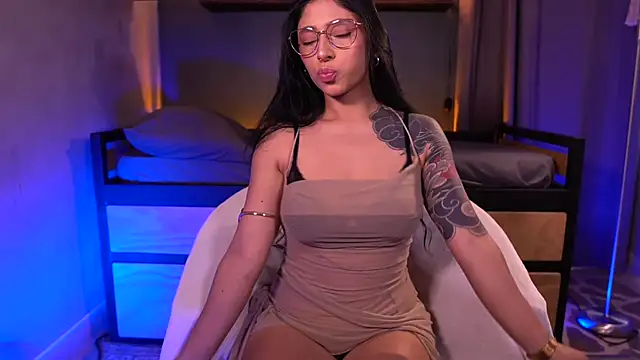 Snapshot of camila3__ chatting on November 21, 2025, 6:18 pm camila3 online show from November 21, 2025, 6:18 pm