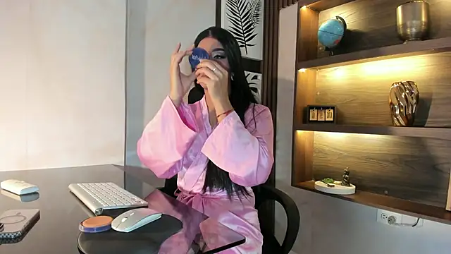 Scarleett 22 online show from January 9, 2026, 8:05 pm