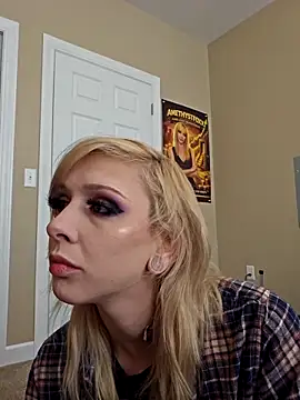 Snapshot of AmethystFoxx chatting on March 18, 2026, 5:25 pm AmethystFoxx online show from March 18, 2026, 5:25 pm