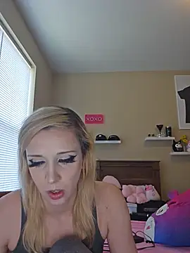 Snapshot of AmethystFoxx chatting on May 28, 2026, 5:30 pm AmethystFoxx online show from May 28, 2026, 5:30 pm