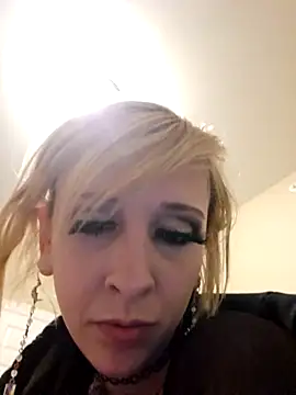 Snapshot of AmethystFoxx chatting on March 30, 2026, 5:31 am AmethystFoxx online show from March 30, 2026, 5:31 am