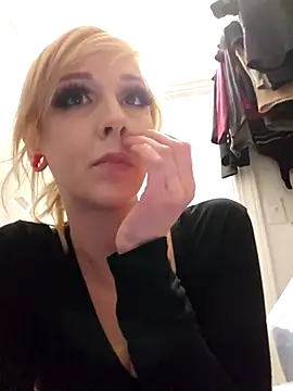 Snapshot of AmethystFoxx chatting on March 31, 2026, 5:15 pm AmethystFoxx online show from March 31, 2026, 5:15 pm