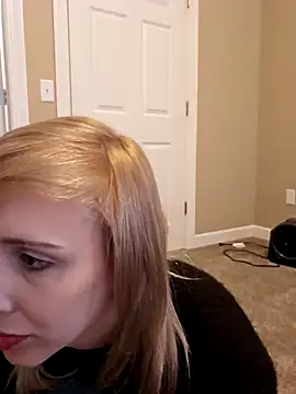 Snapshot of AmethystFoxx chatting on February 19, 2026, 10:29 pm AmethystFoxx online show from February 19, 2026, 10:29 pm